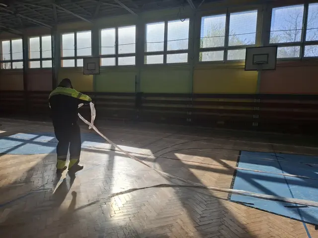 Album Halovka Plameň, Jelšava, 25. 04.26, nástup